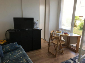 Appartement 2 pièces avec terrasse près de la plage - Merville-Franceville - FR-1-487-311